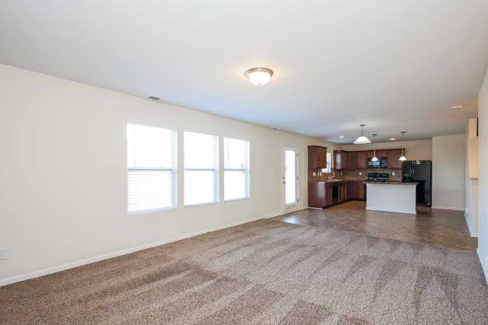 5437 Twin Brook Dr - Photo 5 of 17