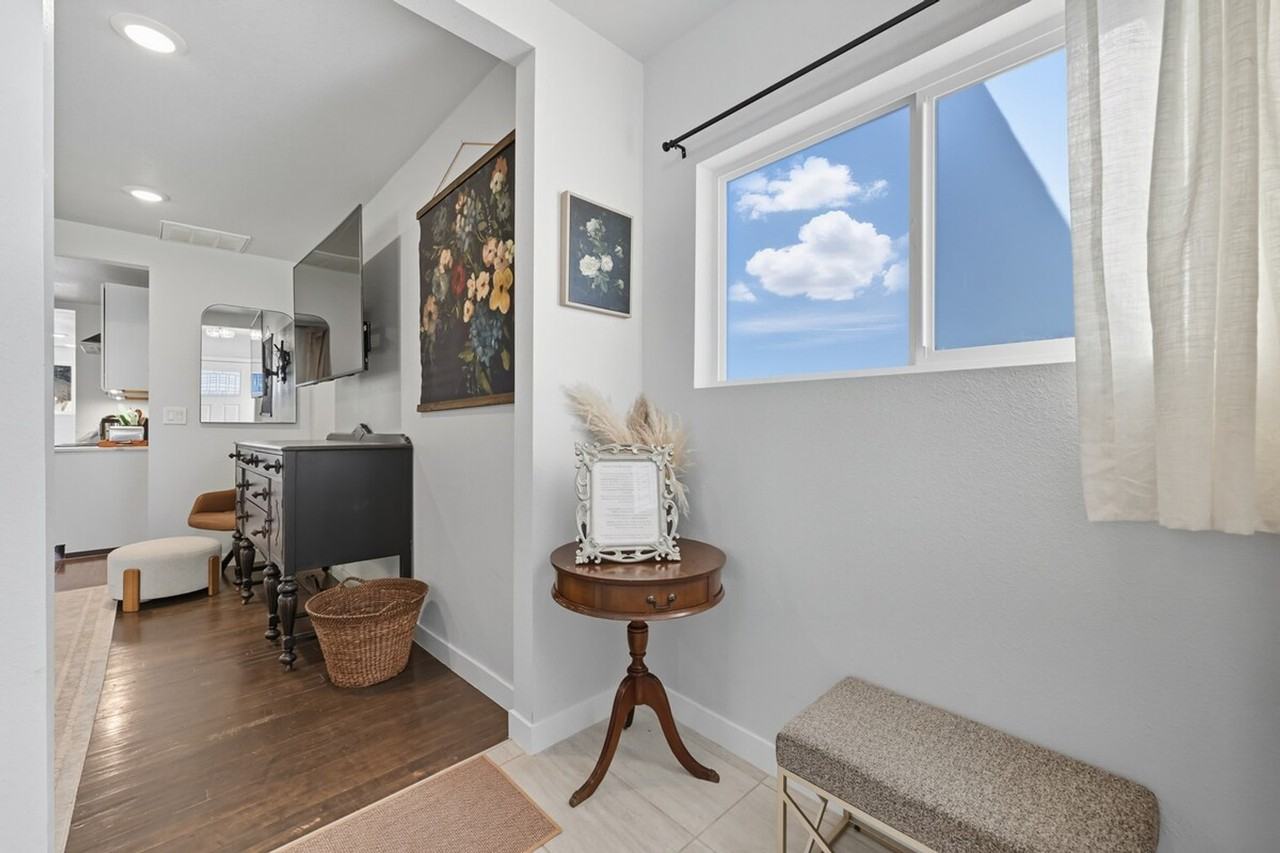1123 Prosser Ave #1324036P - Photo 4 of 40