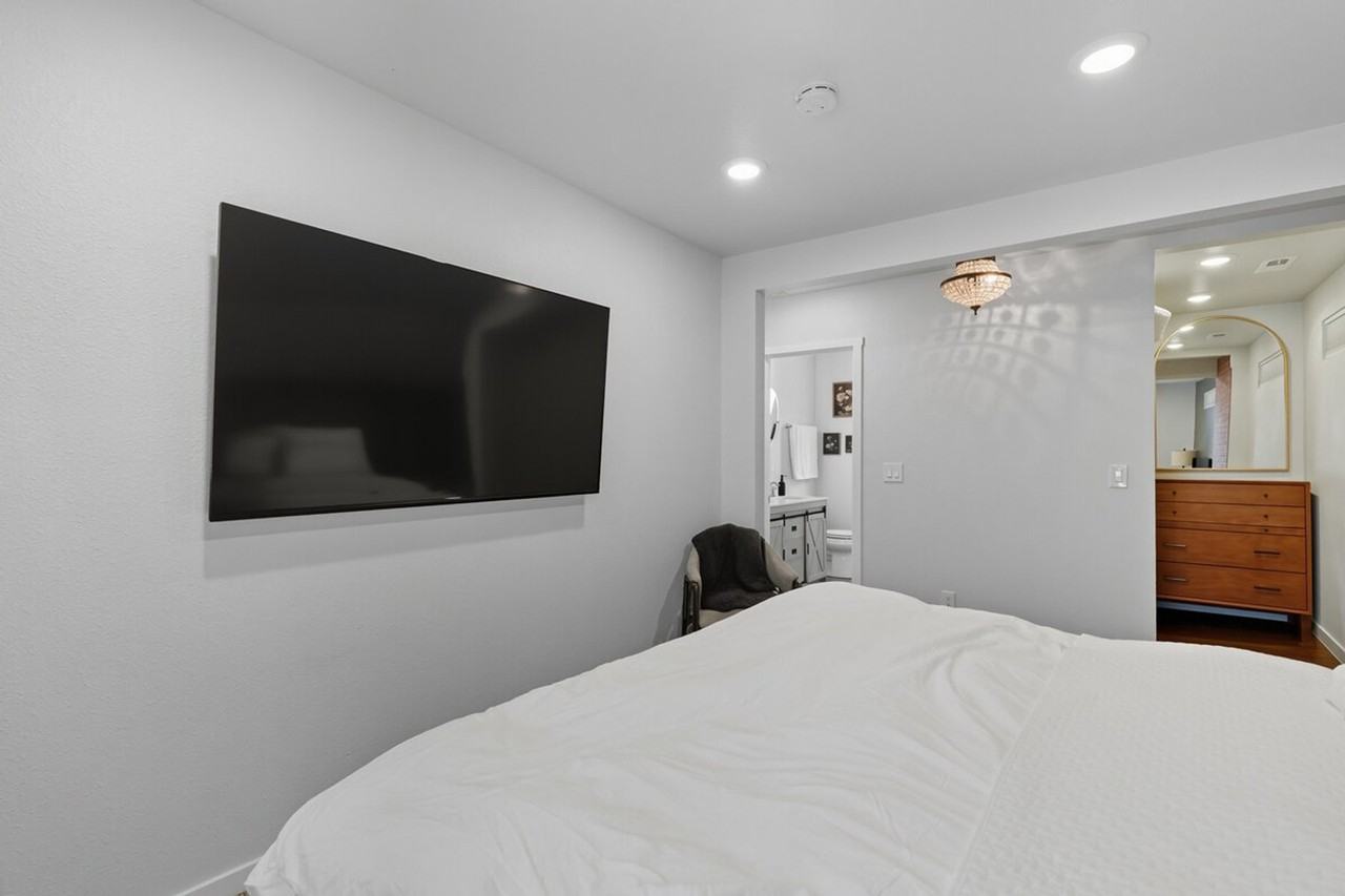 1123 Prosser Ave #1324036P - Photo 6 of 40
