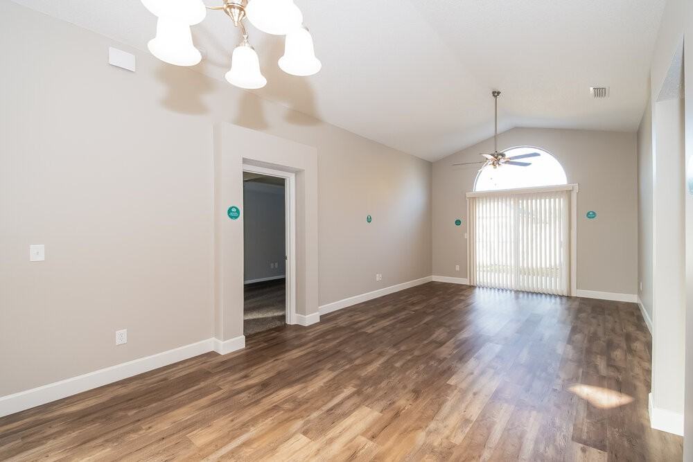 1544 Slash Pine Ct - Photo 5 of 15