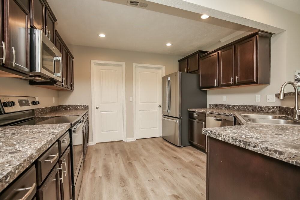 1834 Warmingfield Dr - Photo 6 of 17