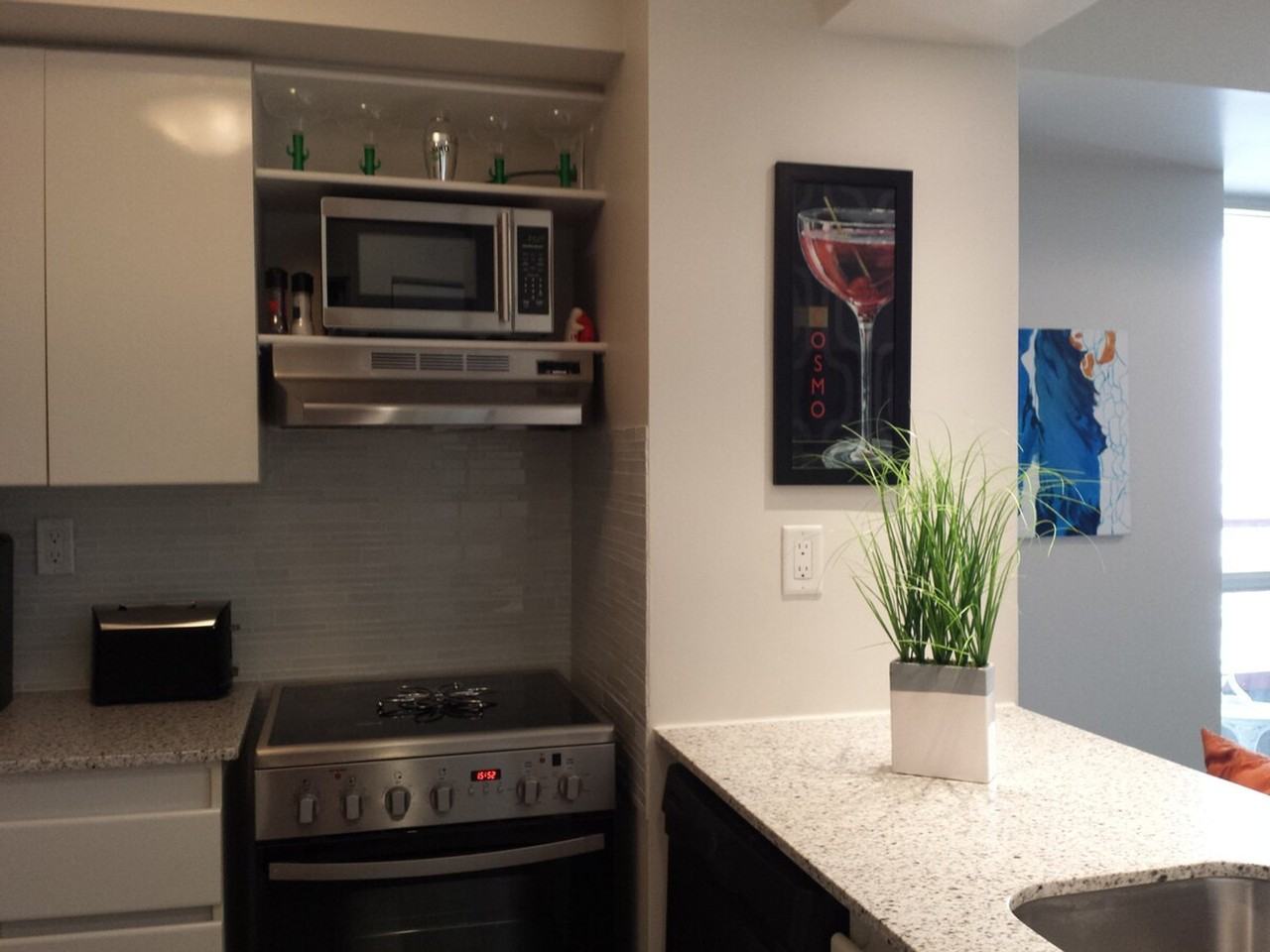 770 Bay St #1473319P - Photo 6 of 12
