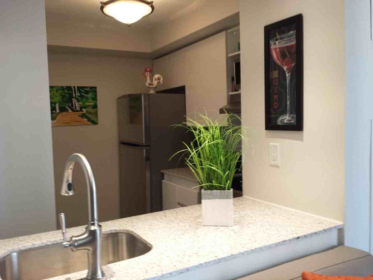 770 Bay St #1473319P - Photo 7 of 12