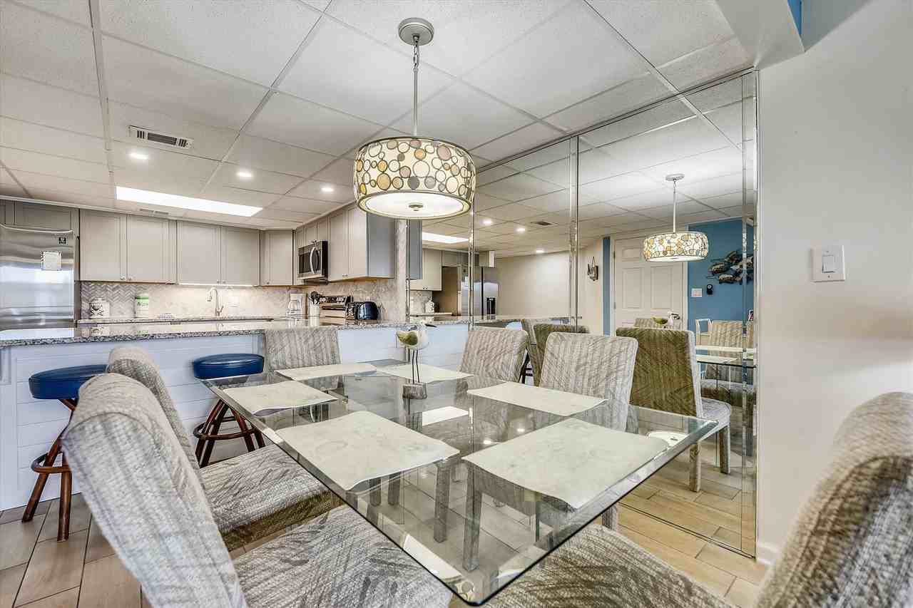 2858 Joan Ave #1523343P - Photo 5 of 25