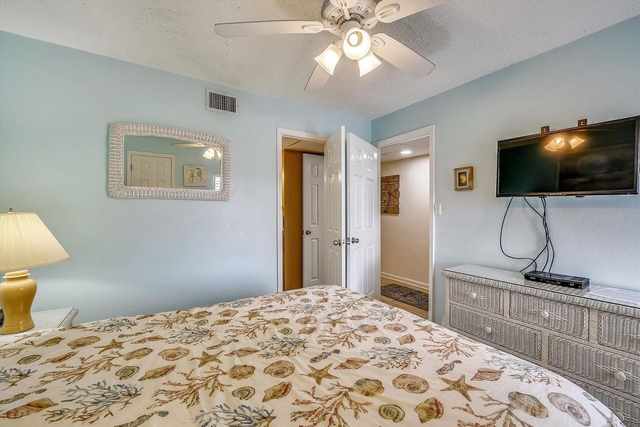2858 Joan Ave #1523343P - Photo 7 of 25