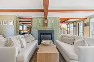 featured image of 12 Chapman Ln