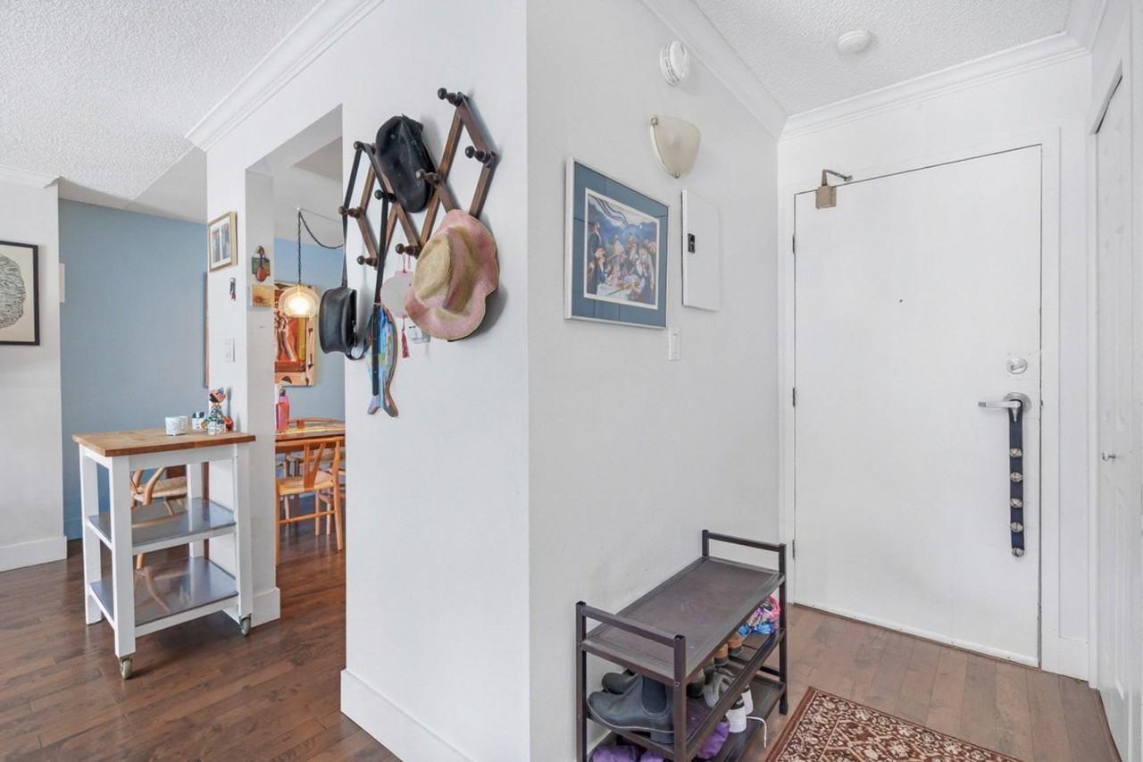 665 East 6th Ave #1532872P - Photo 5 of 11