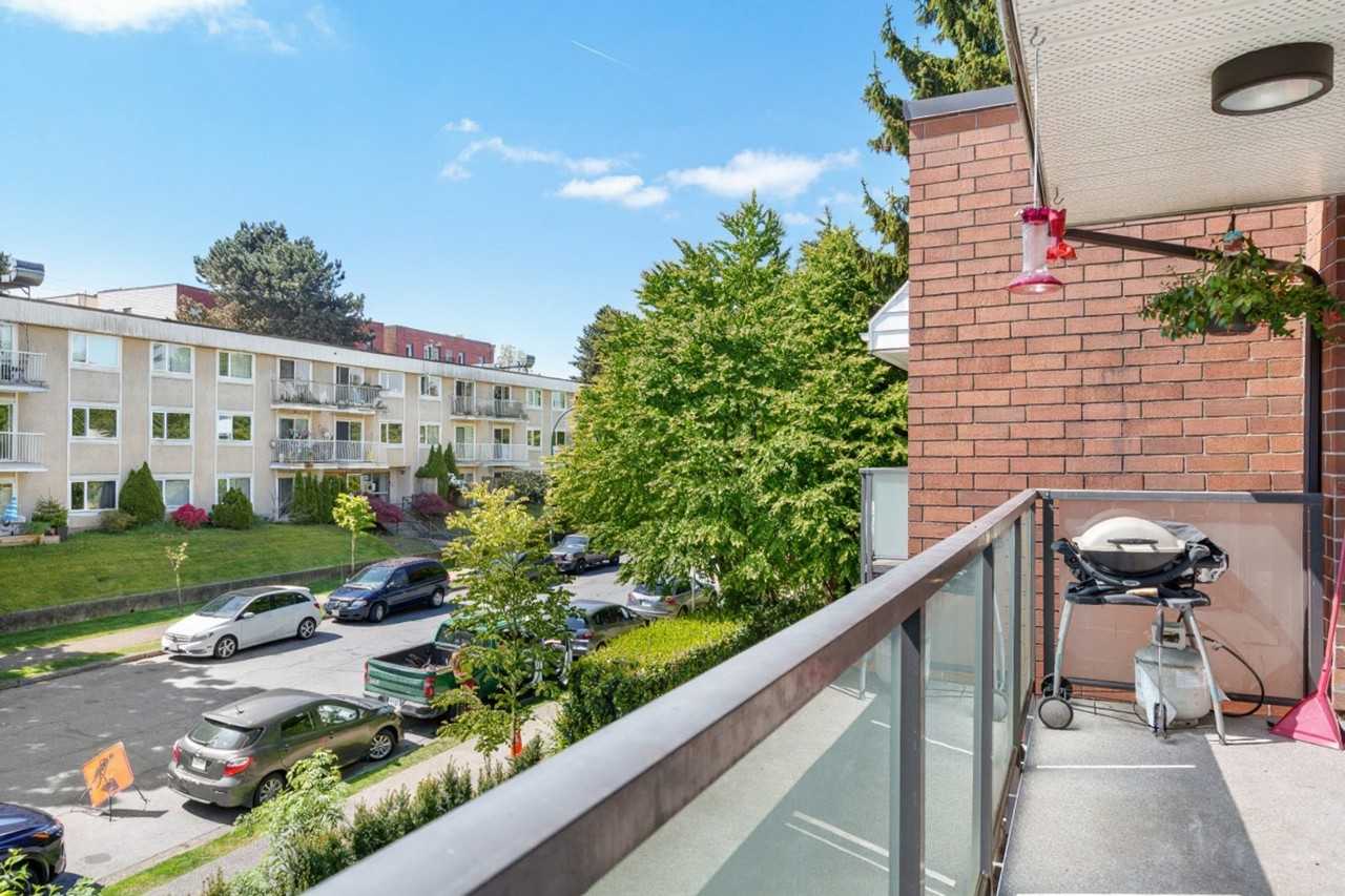 665 East 6th Ave #1532872P - Photo 7 of 11