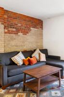 featured image of 421 Lansdowne Ave