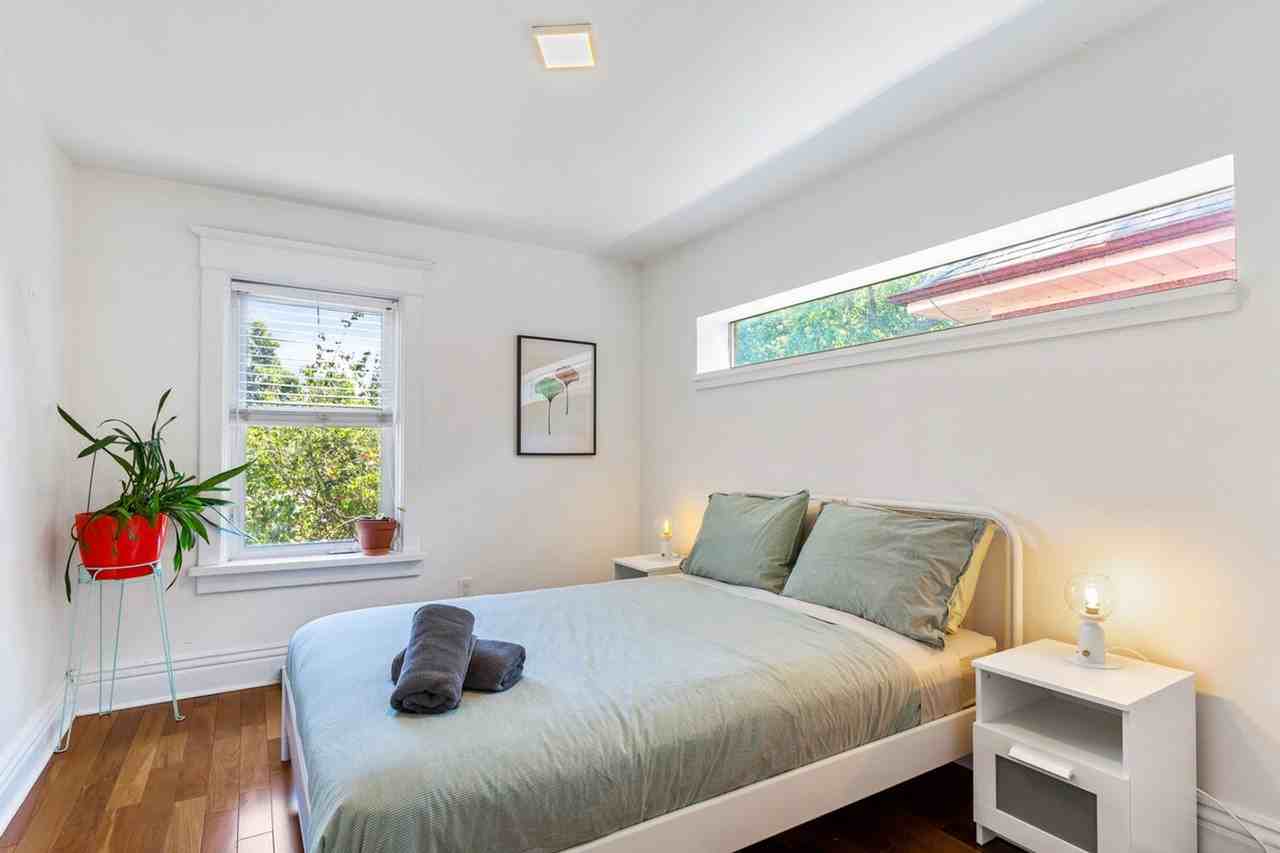 421 Lansdowne Ave #1531108P - Photo 3 of 16
