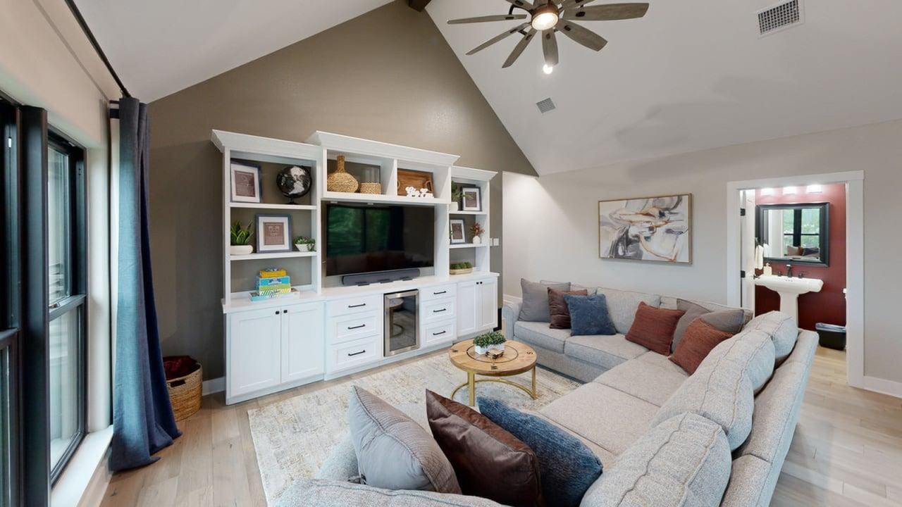 100 Moss St #1532879P - Photo 6 of 32