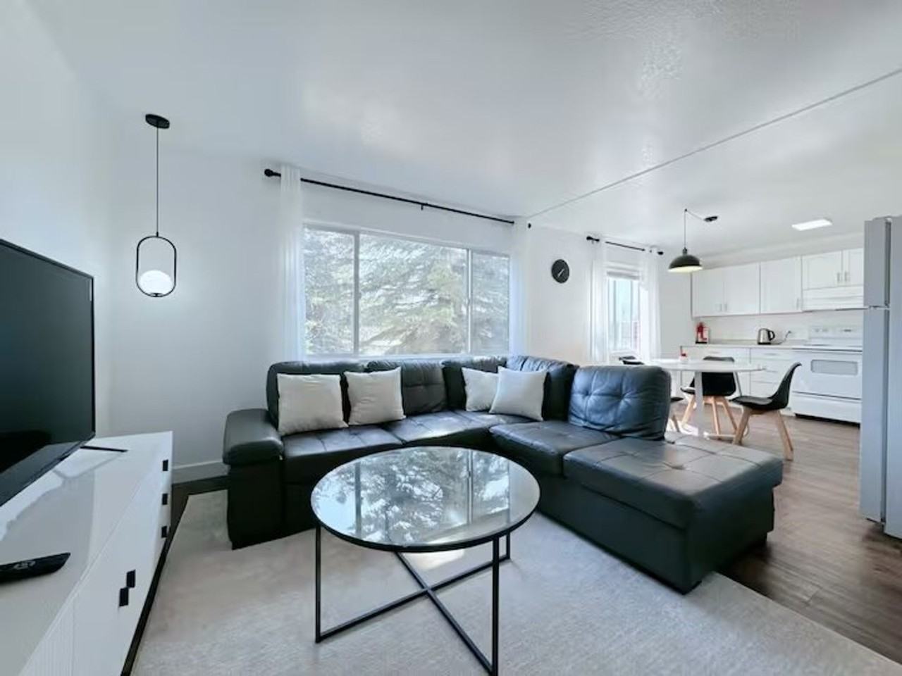 3811 Spenard Rd #1537057P - Photo 2 of 8