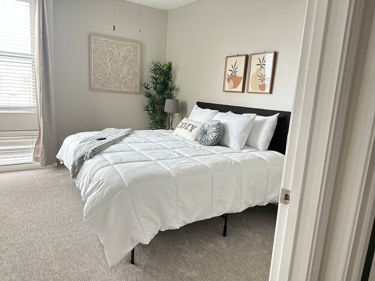 12802 Queensbury Ln #1335684P - Photo 4 of 18