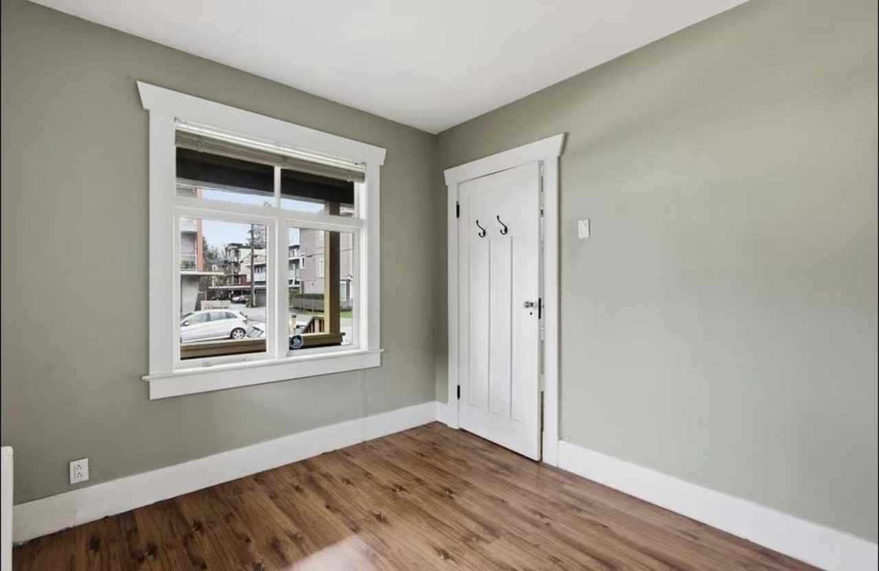 2300 Rindall Avenue - Photo 9