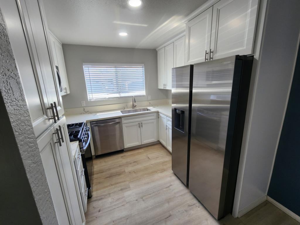 10237 Alphonse St - Photo 4 of 19