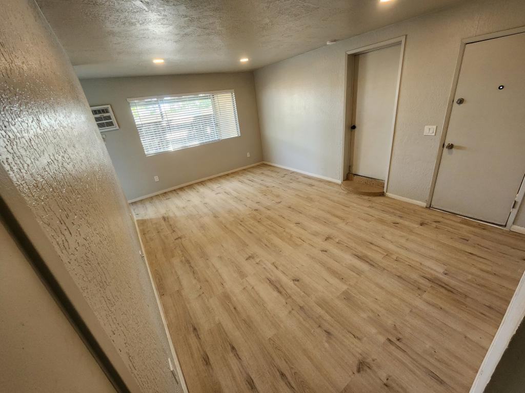 10237 Alphonse St - Photo 5 of 19