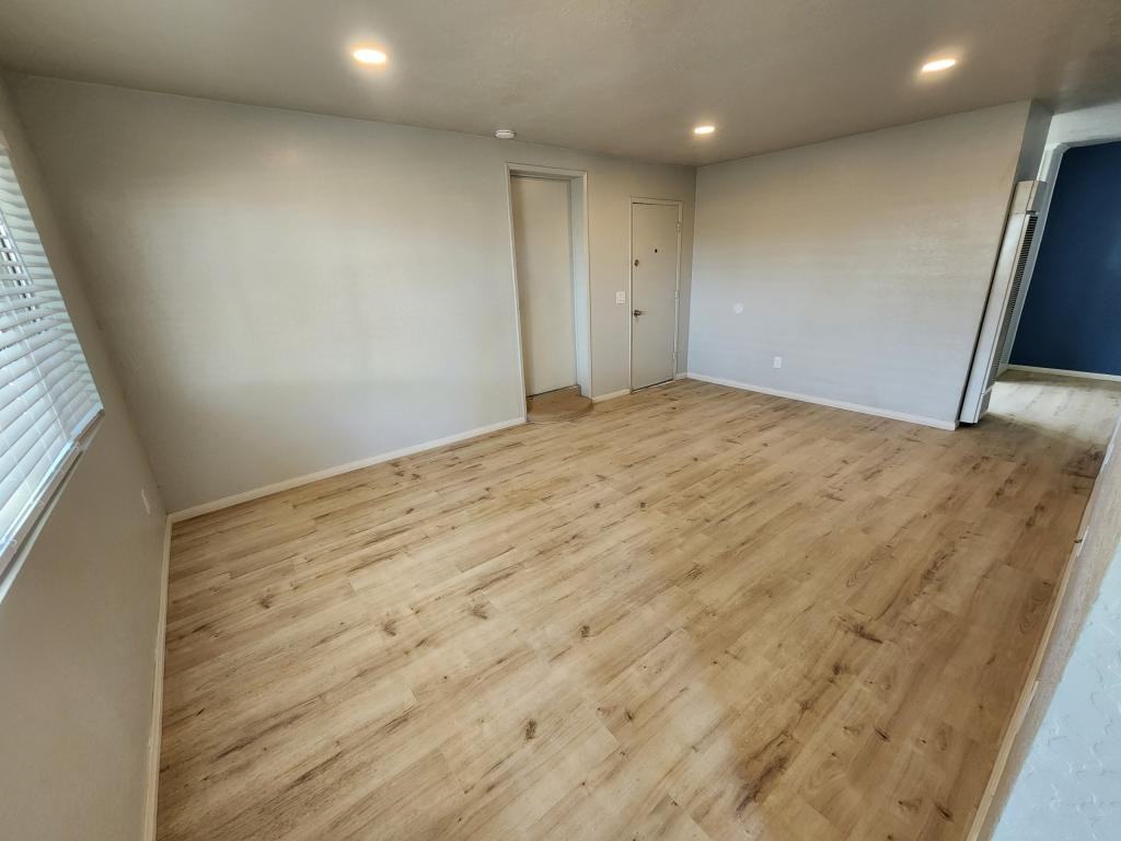 10237 Alphonse St - Photo 6 of 19