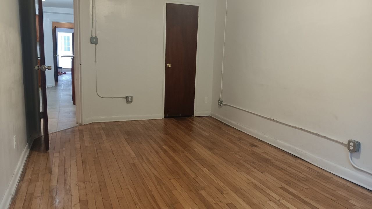 East 24th Street #1f - Photo 6 of 7