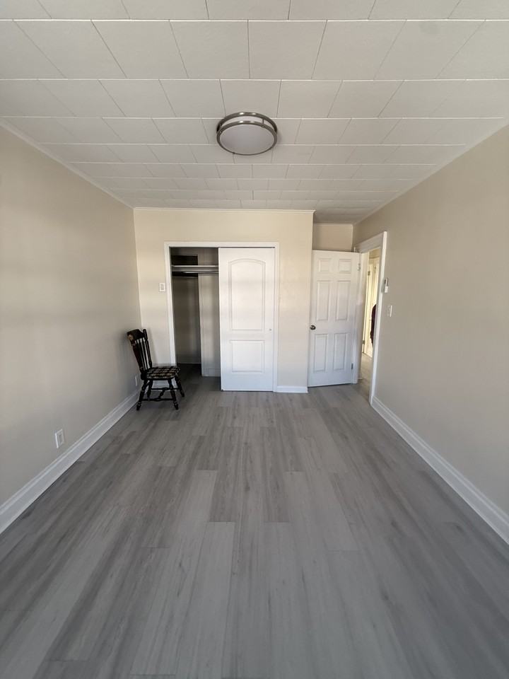 East 29th Street #2F - Photo 3 of 13