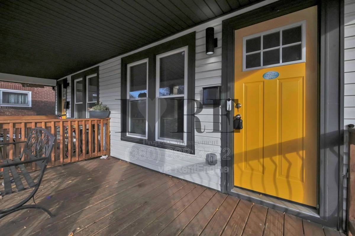 1216 Atcheson St - Photo 2 of 10