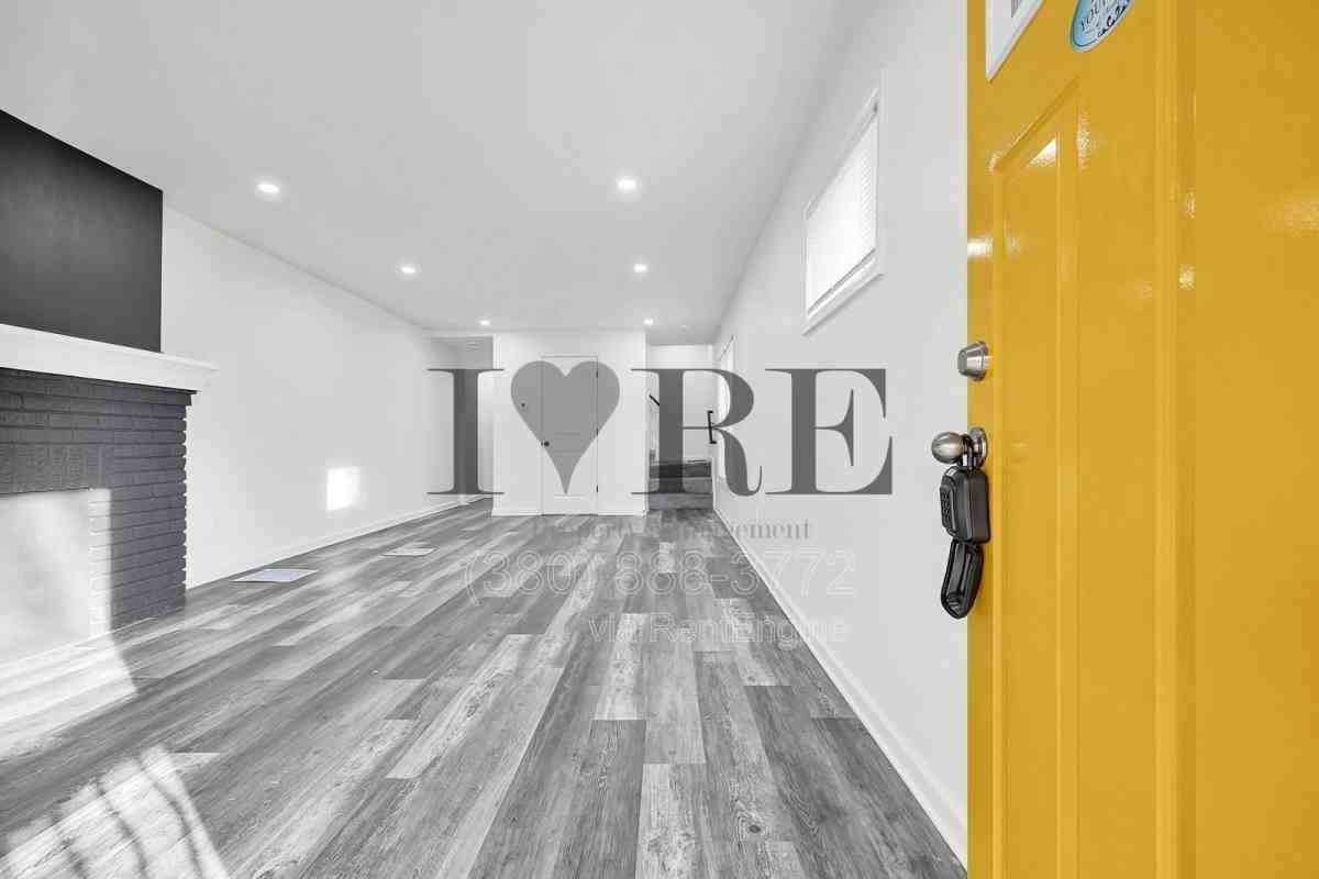 1216 Atcheson St - Photo 3 of 10