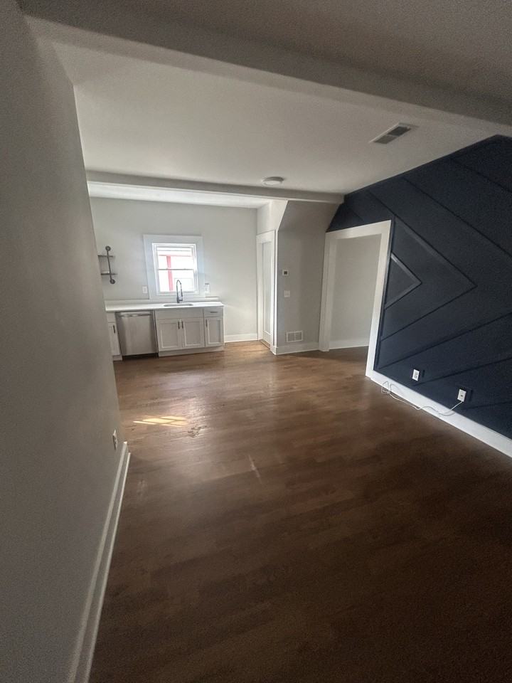 141 6th St #1 - Photo 5 of 16