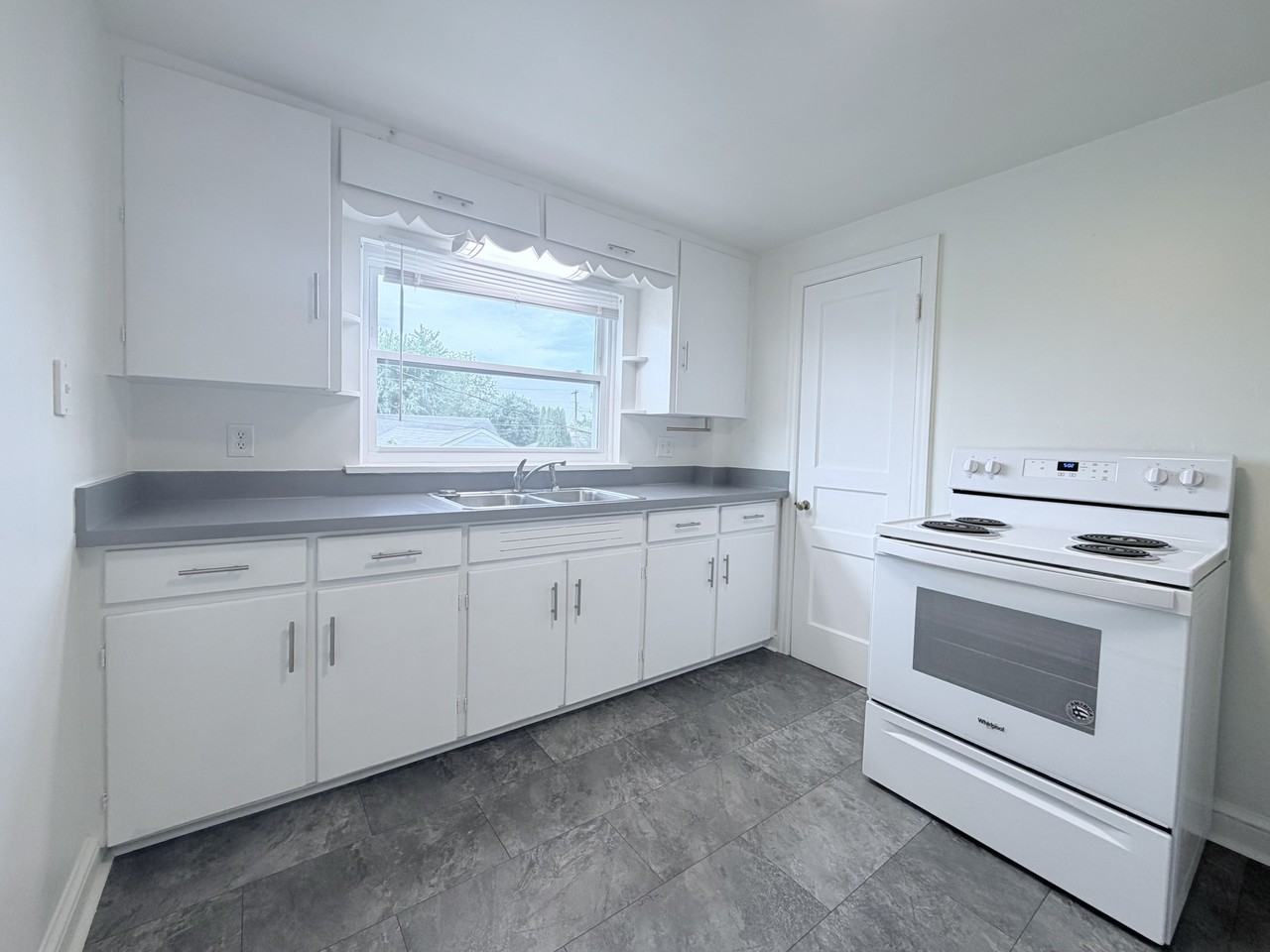 1015 S Raleigh St #3 - Photo 6 of 10