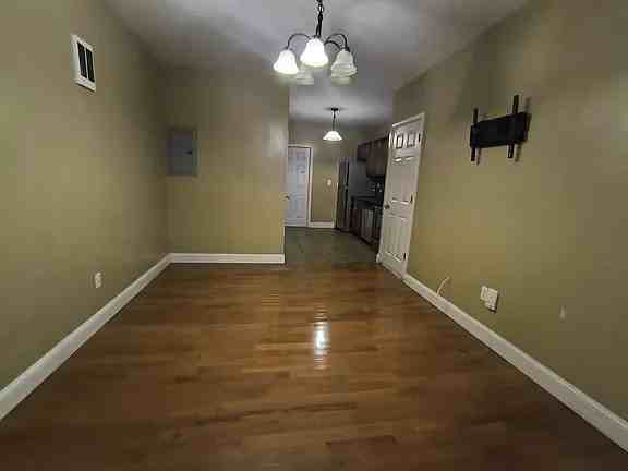 1616 W Glenwood Ave #1 - Photo 3 of 10