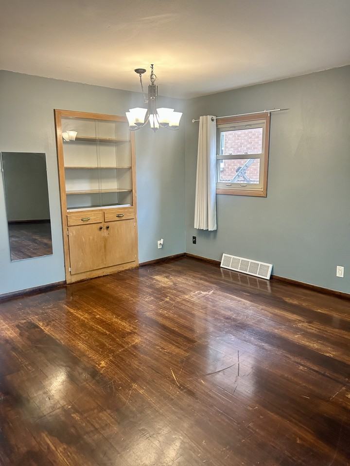 8055 W Beckett Ave - Photo 3 of 5