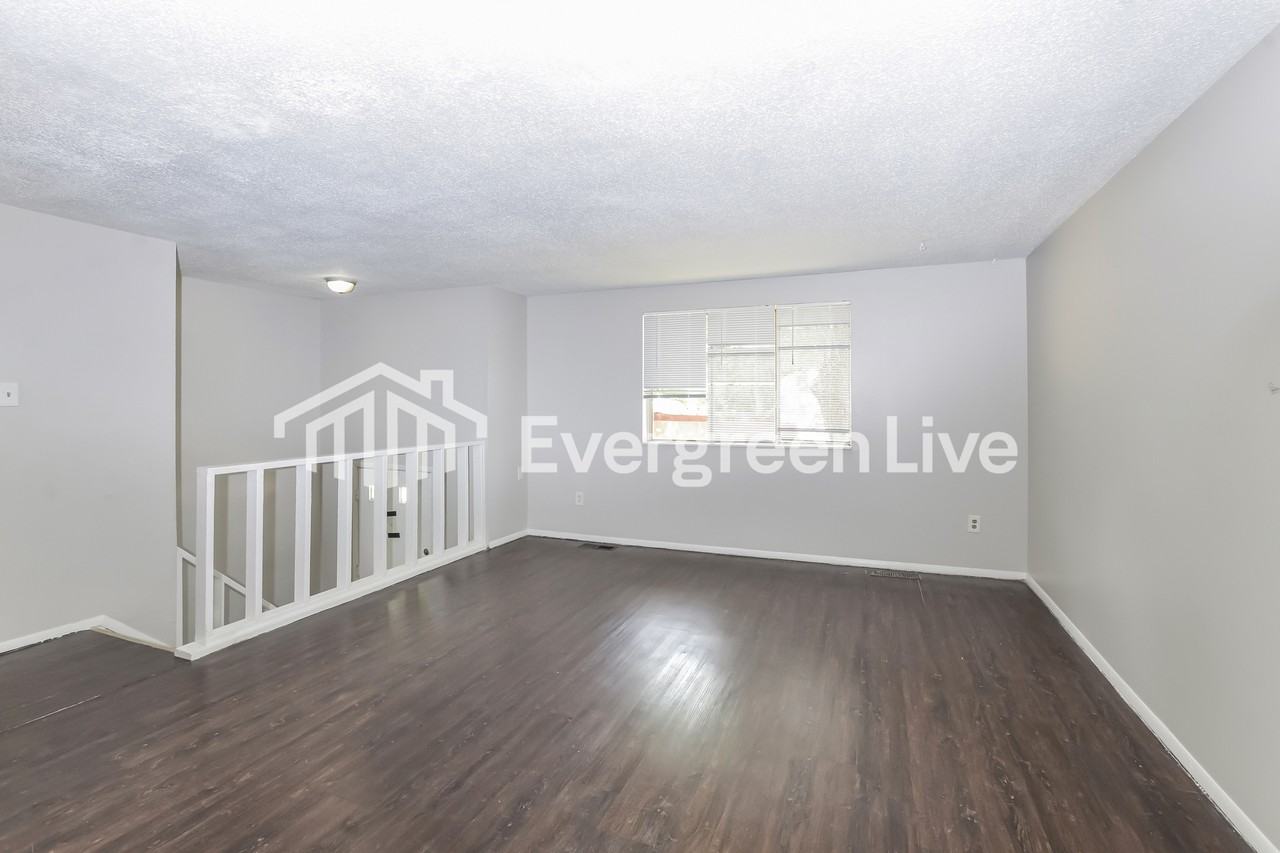 6283 Cranbury Park Dr - Photo 3 of 15