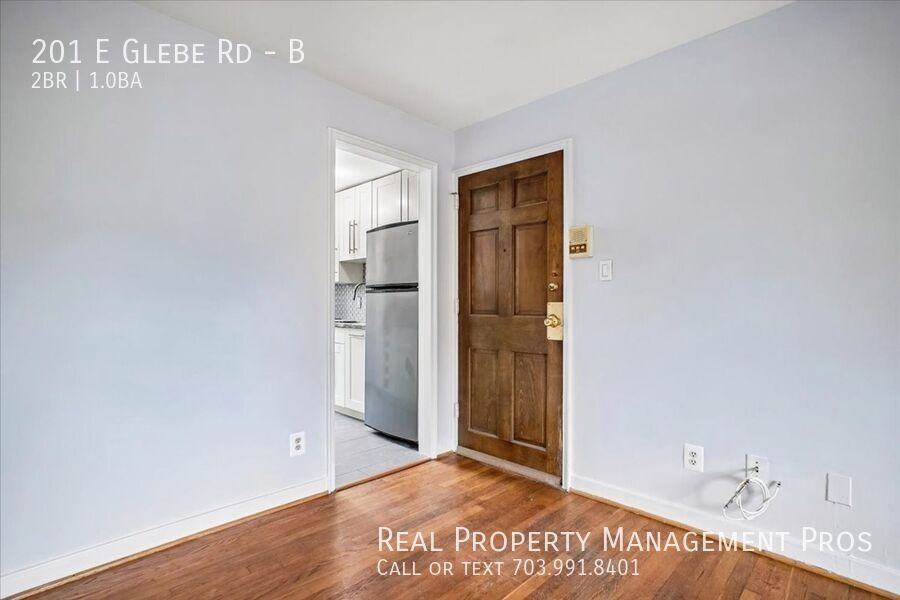 201 E Glebe Rd #B - Photo 2 of 28