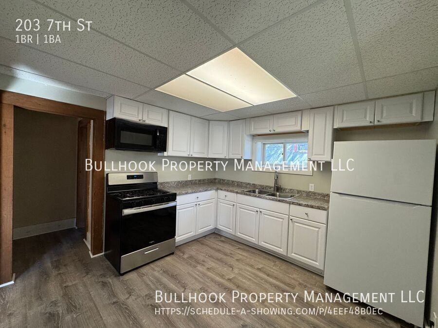 203 7th St - Photo 4 of 11