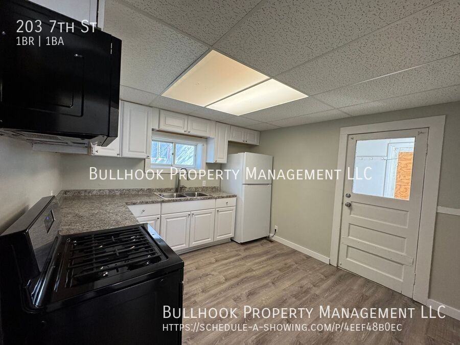 203 7th St - Photo 5 of 11