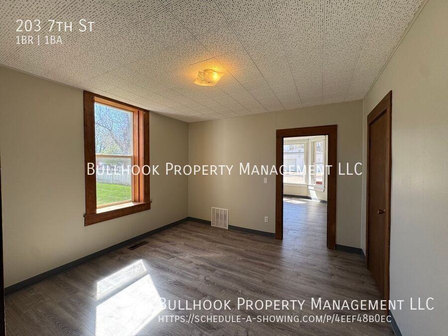 203 7th St - Photo 6 of 11