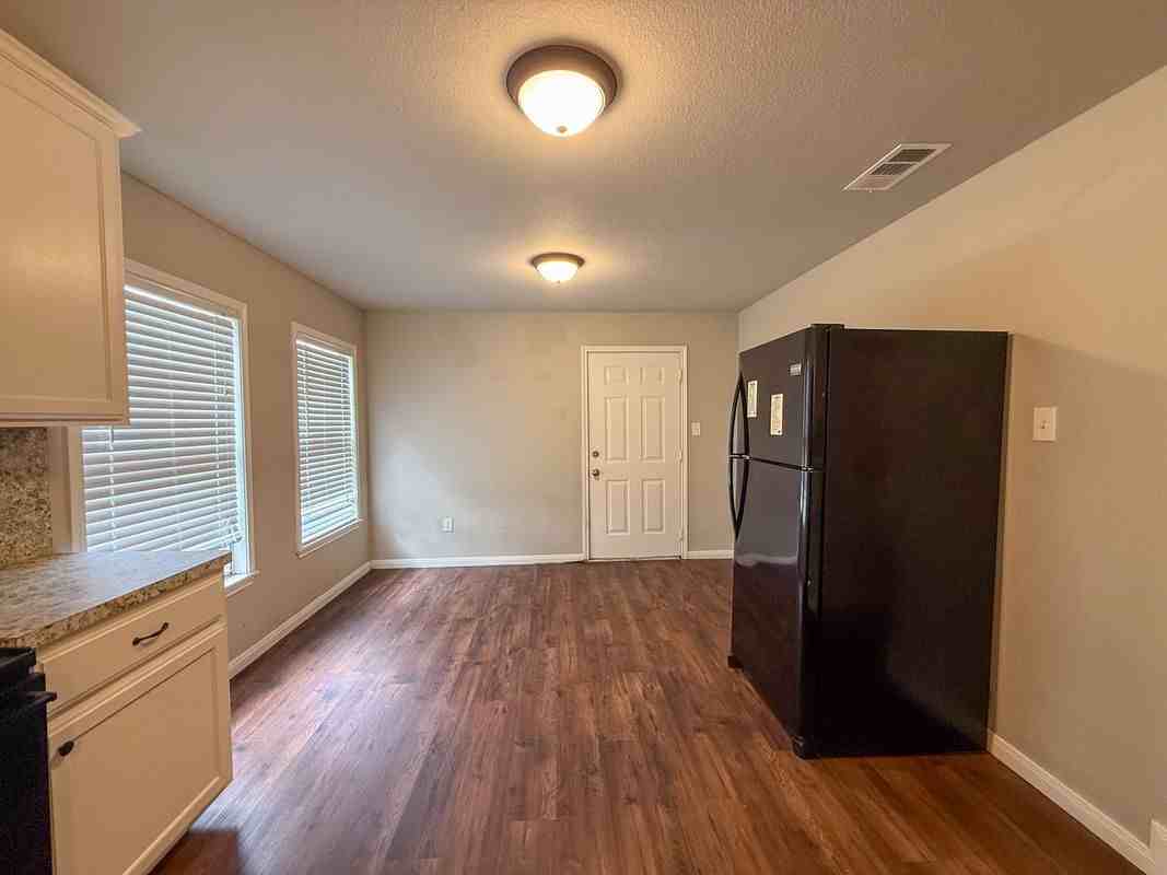 3604 Torrance St - Photo 5 of 26