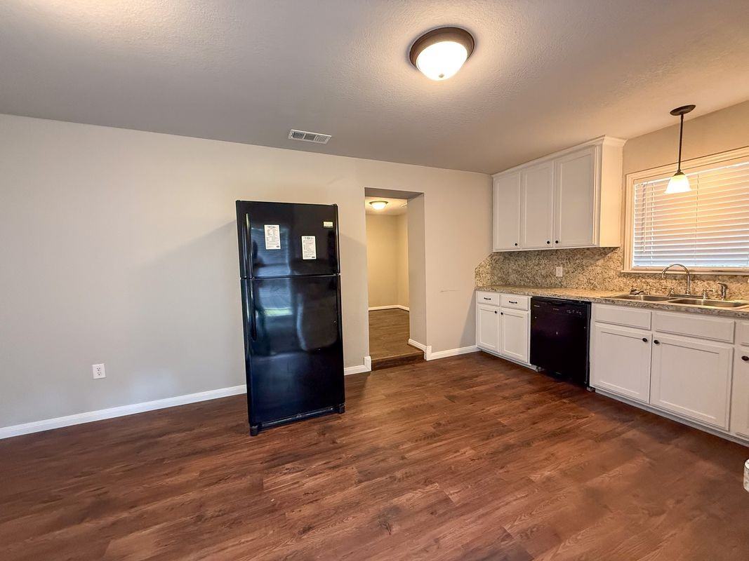 3604 Torrance St - Photo 6 of 26