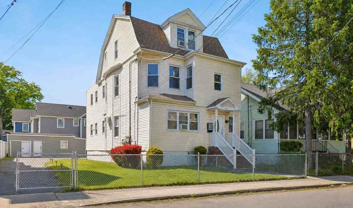 85 Franklin Ter - Photo 2 of 12