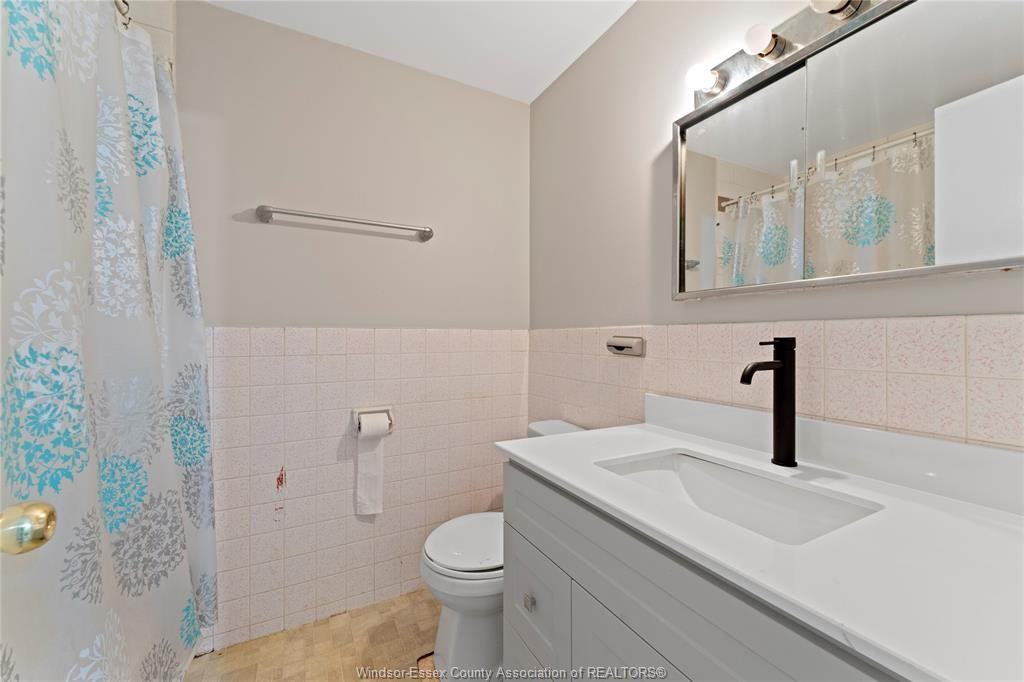5512 Coronation Avenue - Photo 7 of 8