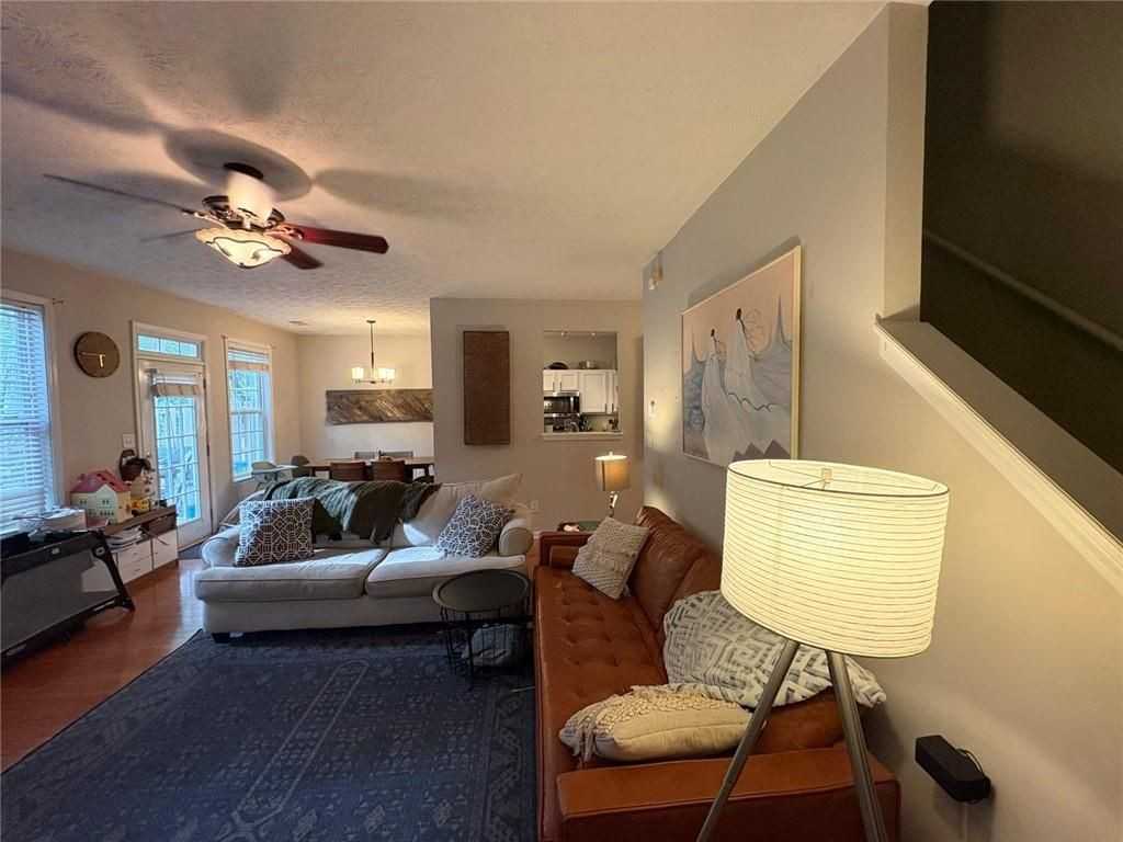 3082 Kentmere Dr - Photo 5 of 23