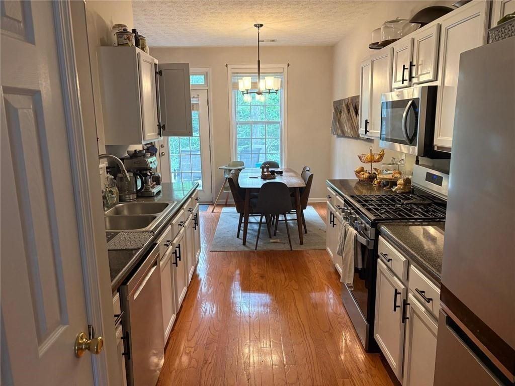 3082 Kentmere Dr - Photo 6 of 23