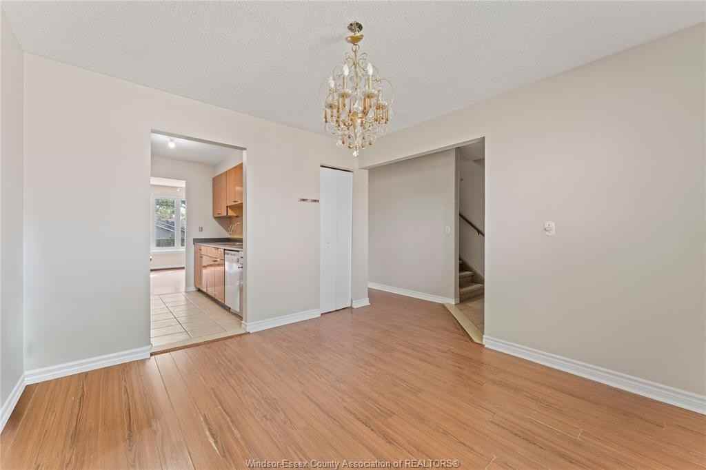 5512 Coronation Avenue - Photo 3 of 8