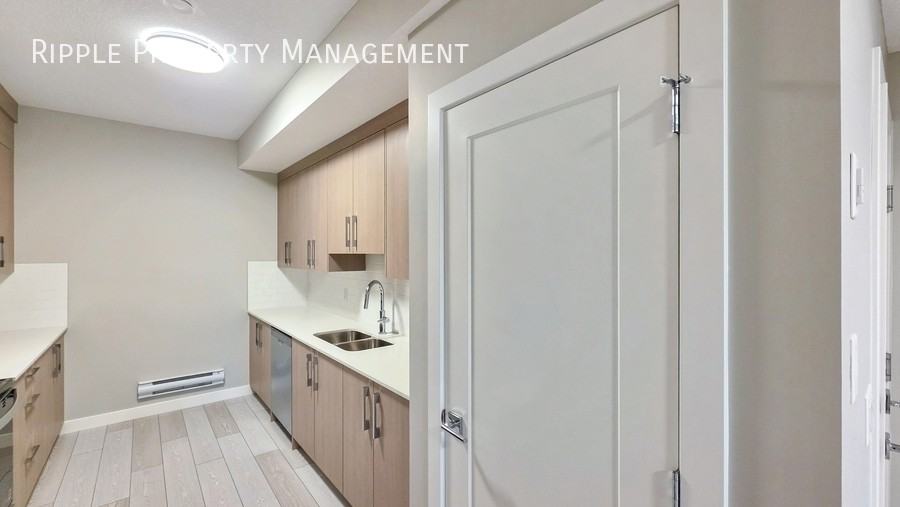 8749 Huxbury Dr Ne - Photo 3 of 16
