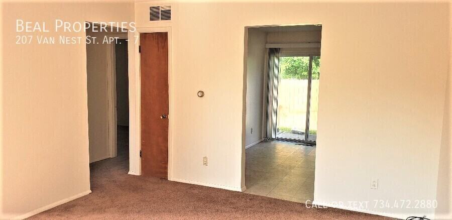 207 Van Nest St #7 - Photo 3 of 11