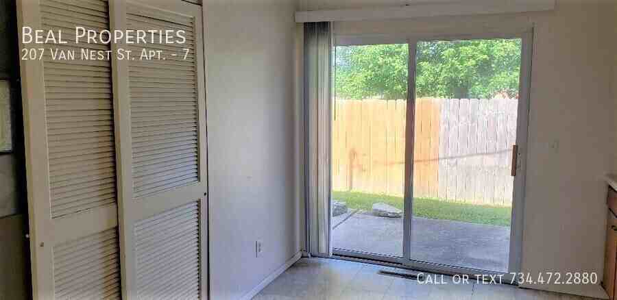 207 Van Nest St #7 - Photo 5 of 11
