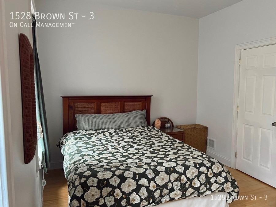 1528 Brown St #3 - Photo 6 of 14