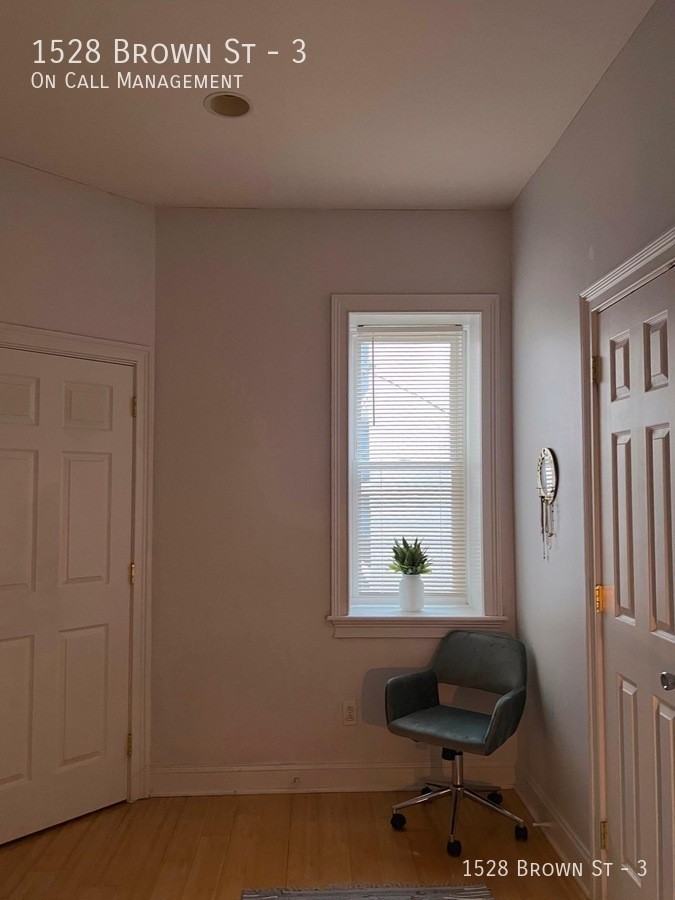 1528 Brown St #3 - Photo 7 of 14