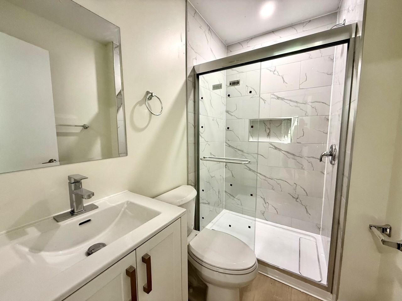 25 Meadowbrook Cres #1 - Photo 3 of 24