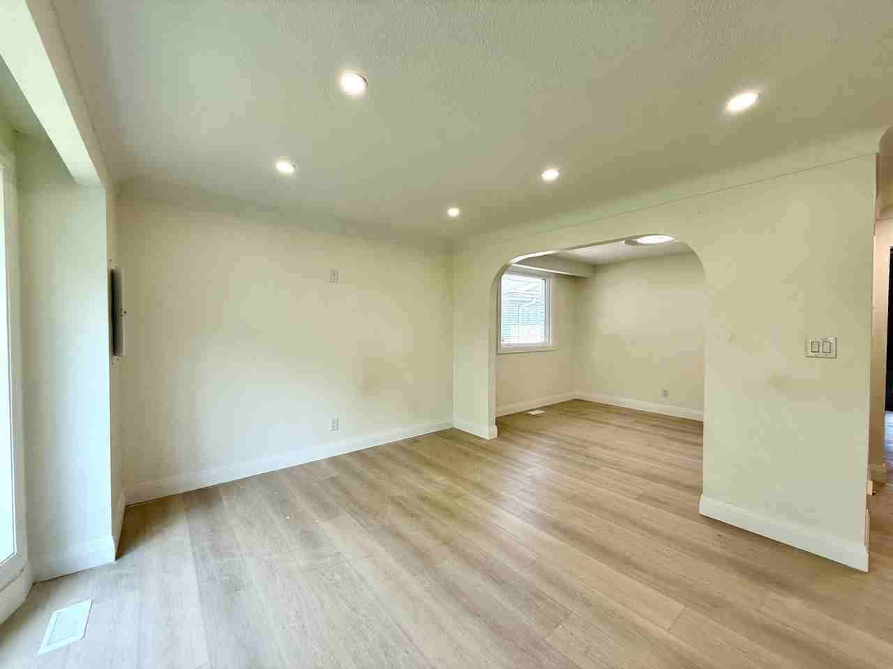 25 Meadowbrook Cres #1 - Photo 5 of 24
