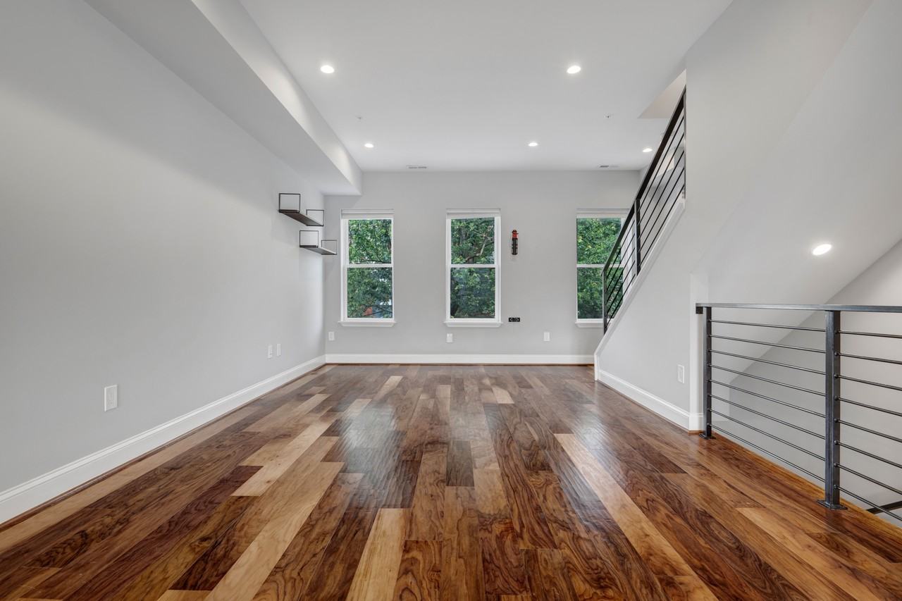 1105 7th St Ne #2 - Photo 7 of 19
