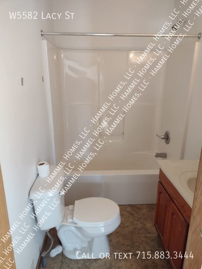 W5582 Lacy St - Photo 7 of 27